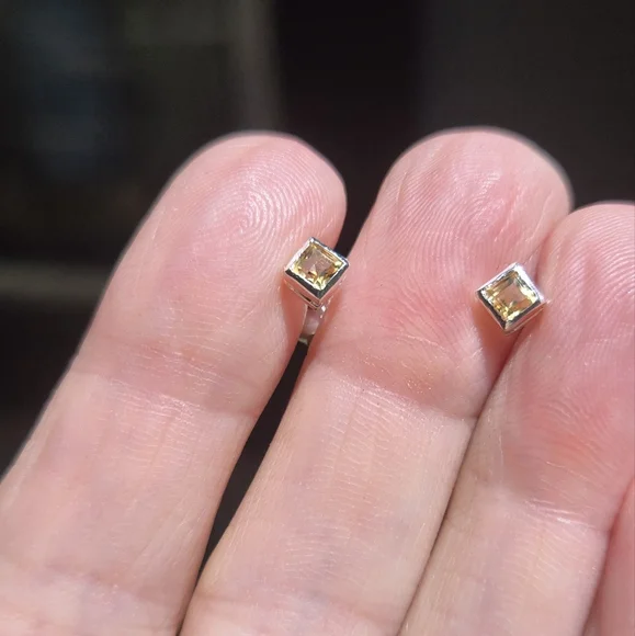 Citrine 1k sterling emerald cut stud earrings - Picture 3 of 7